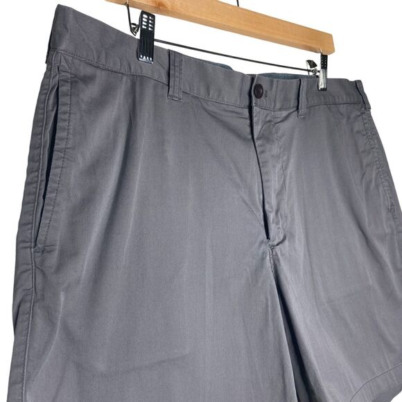 J. Crew Men’s Shorts Size 38 Gray 9" Inseam Casual Performance Stretch Chino - Picture 3 of 11
